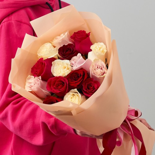 Купить на заказ Микс из 15 роз с доставкой в Боровом